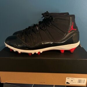 Jordan Bred 11 Cleats Size 14